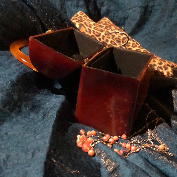 Vintage Tano of Madrid Box Purse circa 1972 - Picture 4 of 8